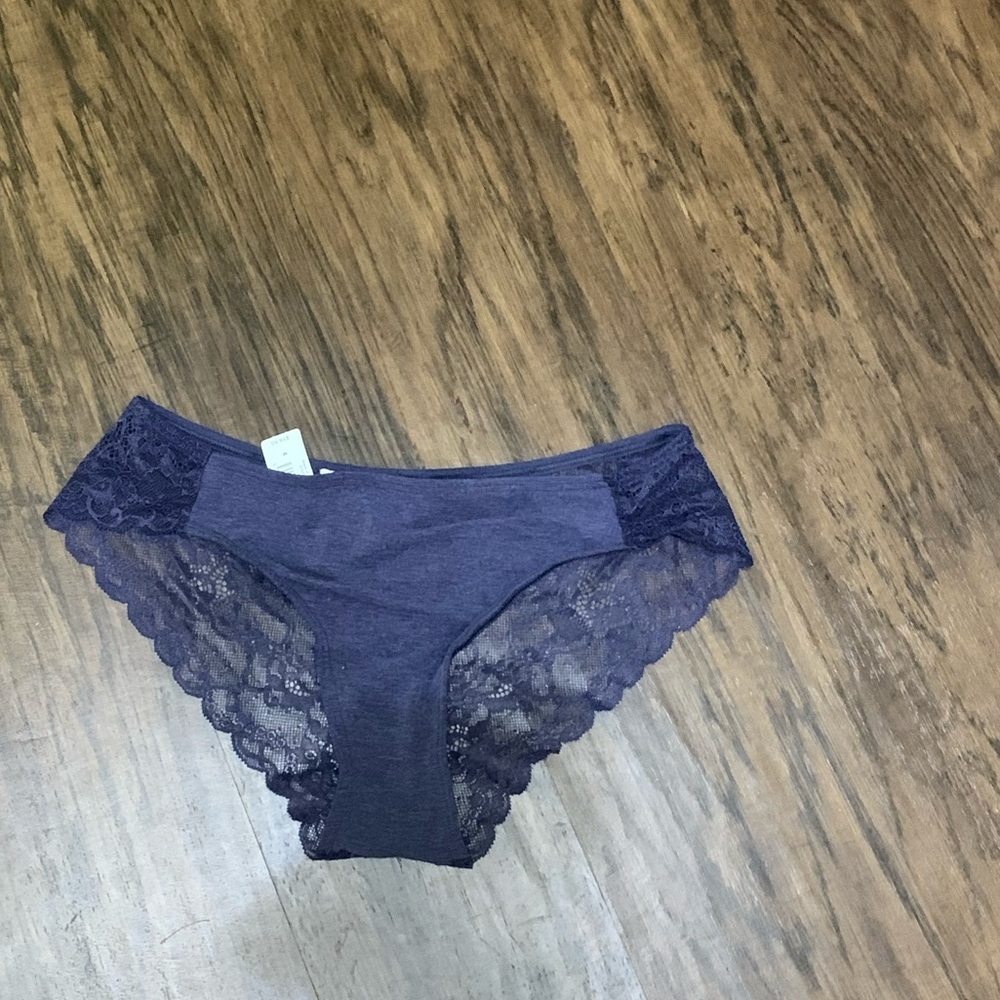 Gap love by gap breathe lace bikini  size M